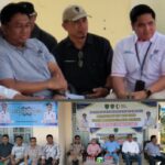Camat Dusun Utara Bantuan Banjir 95 Ton Siap Disalurkan Ke Warga Terdampak Screenshot_20250504-115321_Collage Maker – GridArt